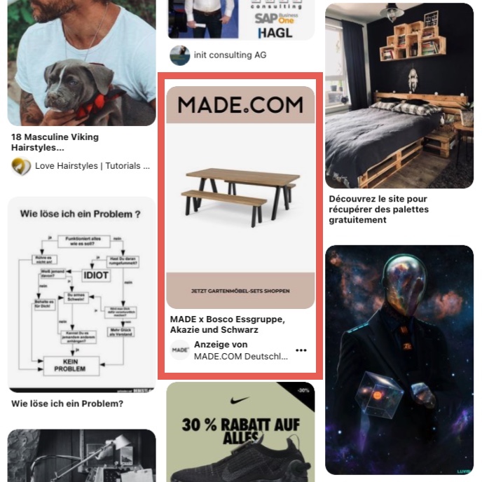 Zu sehen ist eine Werbeanzeige auf Pinterest (rot eingerahmt), welche sich natürlich in den Feed des Nutzers einfügt. Die Werbung ist gekennzeichnet durch die Markierung "Anzeige von...".