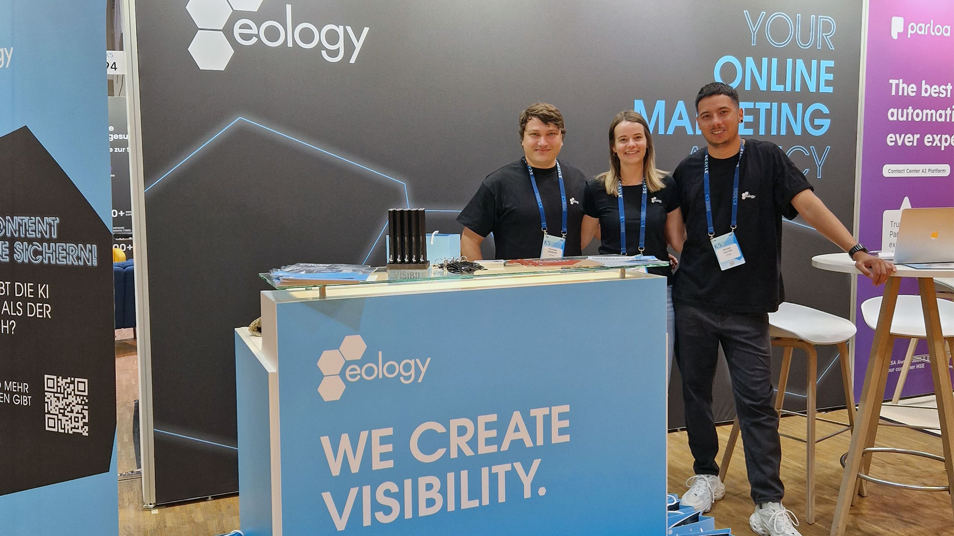 Experten der eology GmbH aus den Abteilungen SEO, Brand & Performance Marketing und Content Outreach auf der K5 am Messestand.
